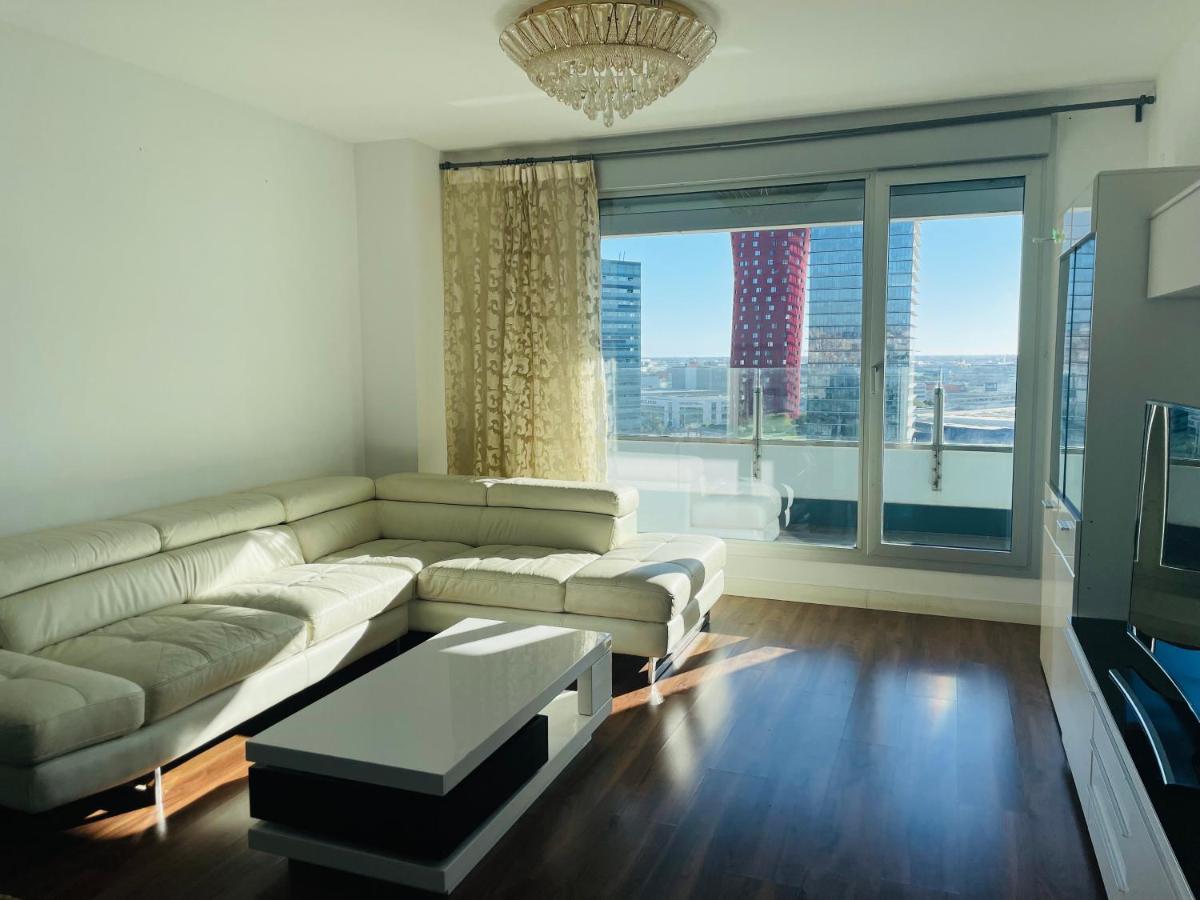 Fira De Barcelona City View Apartment With Garage Parking L'Hospitalet de Llobregat Eksteriør bilde