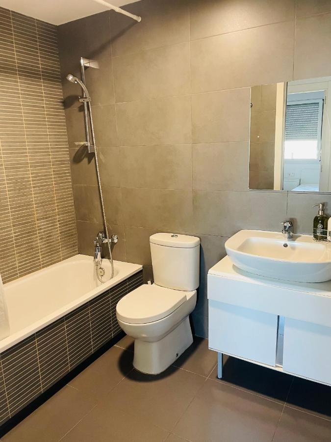 Fira De Barcelona City View Apartment With Garage Parking L'Hospitalet de Llobregat Eksteriør bilde