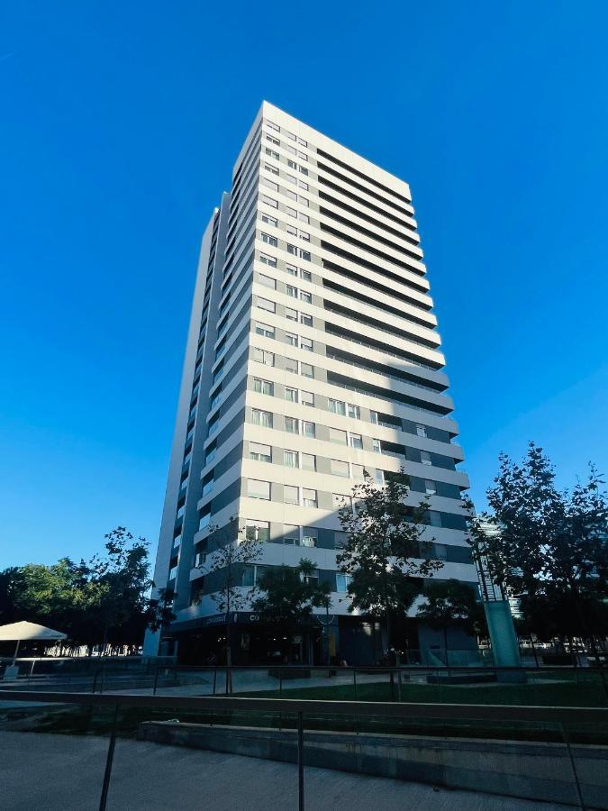 Fira De Barcelona City View Apartment With Garage Parking L'Hospitalet de Llobregat Eksteriør bilde