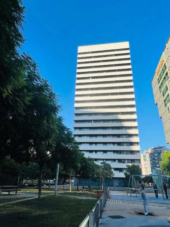 Fira De Barcelona City View Apartment With Garage Parking L'Hospitalet de Llobregat Eksteriør bilde